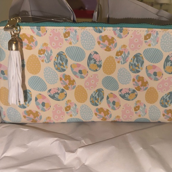 Easter Pouch - Picture 2 of 4